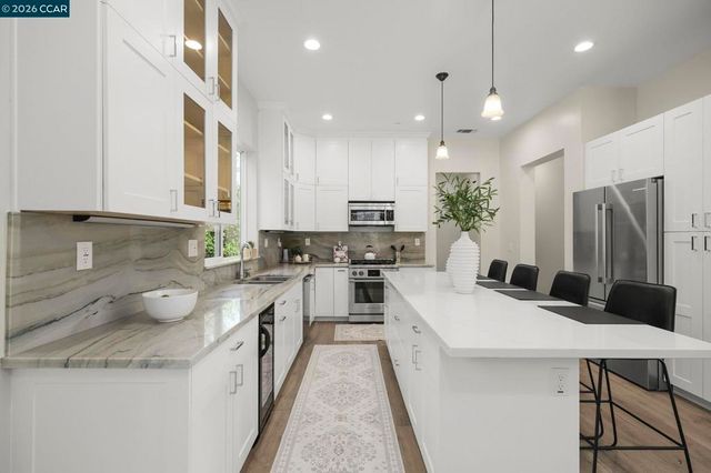 208 208 Valley View Pl, El Sobrante, CA 94803