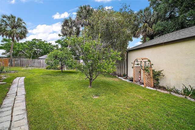 1512 S POINTE DRIVE, Leesburg, FL 34748