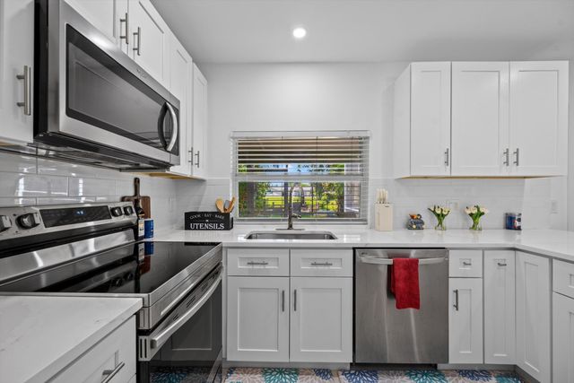 1233 Mystic Way, Wellington, FL 33414