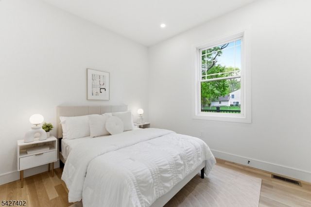 43 Orchard Rd, Florham Park Boro, NJ 07932