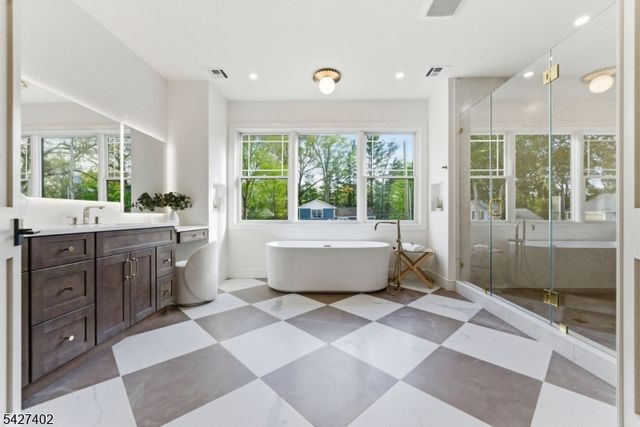 43 Orchard Rd, Florham Park Boro, NJ 07932