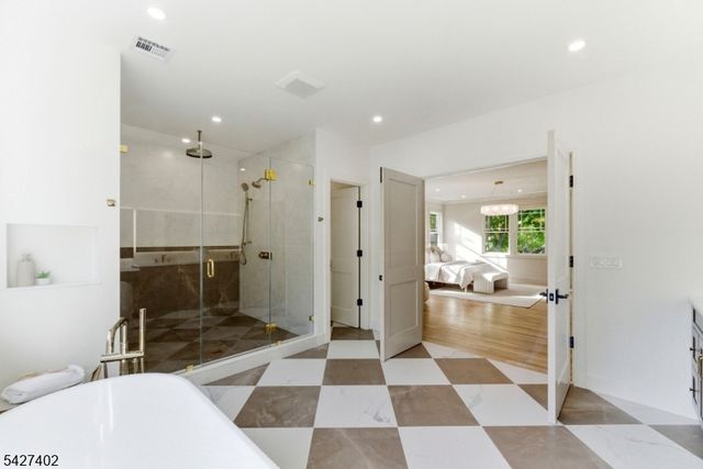 43 Orchard Rd, Florham Park Boro, NJ 07932