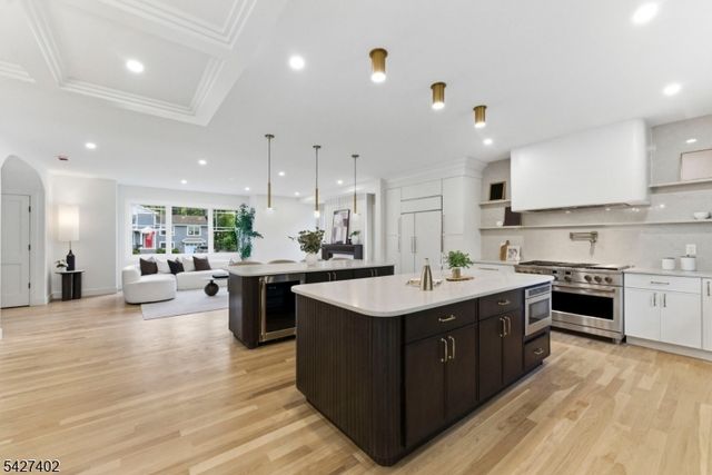 43 Orchard Rd, Florham Park Boro, NJ 07932
