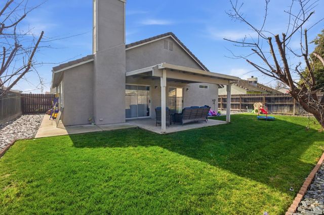 1481 Bluethroat Dr, Turlock, CA 95382