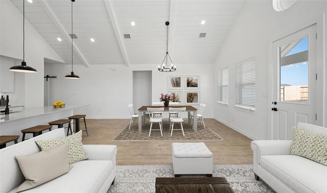 225 Dunovant Drive, Sealy, TX 77474