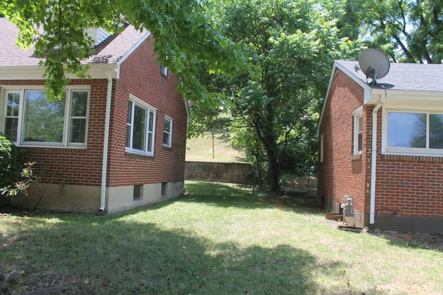 2756 Kirkland DR NW, Roanoke, VA 24017