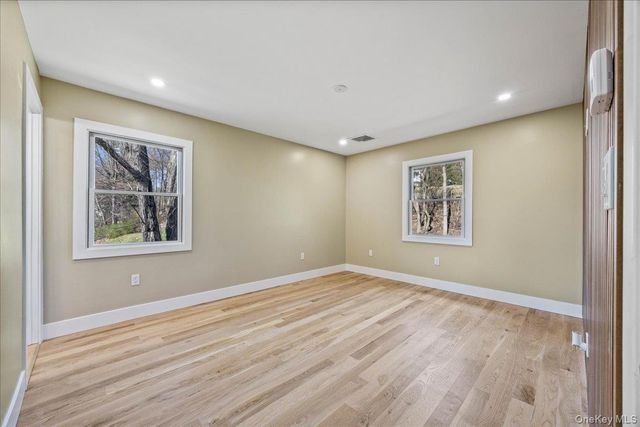 11 Skyview Drive, Armonk, NY 10504