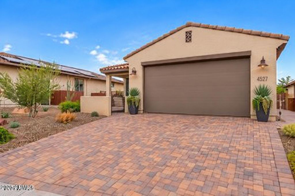 4527 CHARRO Court, Wickenburg, AZ 85390 — exterior