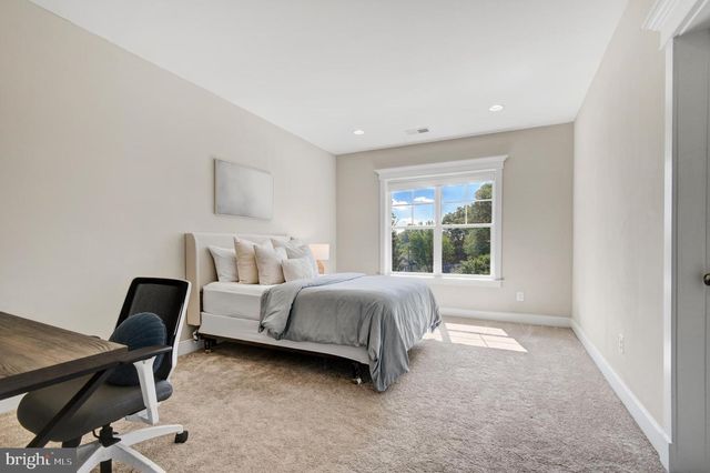 3512 N POCOMOKE ST, Arlington, VA 22213