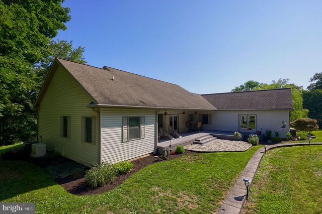 120 REXMONT RD, Lebanon, PA 17042