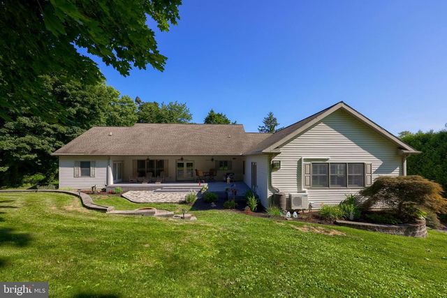 120 REXMONT RD, Lebanon, PA 17042