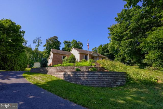 120 REXMONT RD, Lebanon, PA 17042