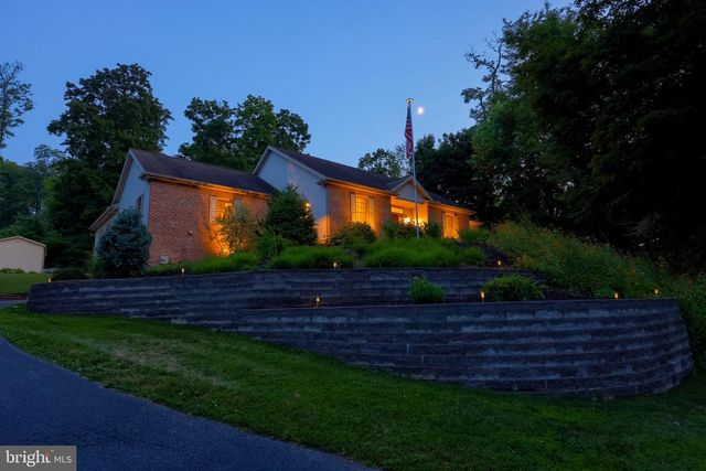 120 REXMONT RD, Lebanon, PA 17042