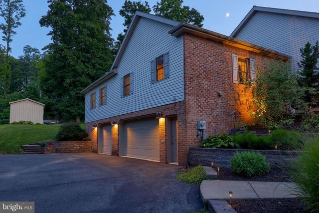 120 REXMONT RD, Lebanon, PA 17042