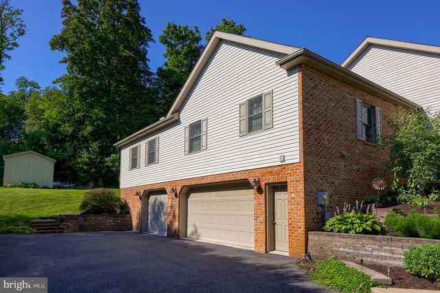 120 REXMONT RD, Lebanon, PA 17042