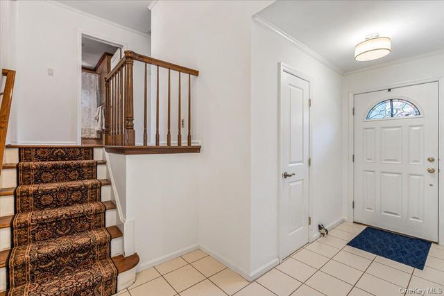 21 Lydia Lane, Garden City, NY 11530