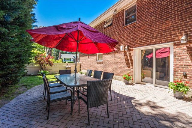 21 Lydia Lane, Garden City, NY 11530