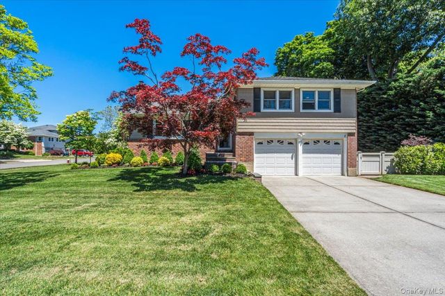 21 Lydia Lane, Garden City, NY 11530