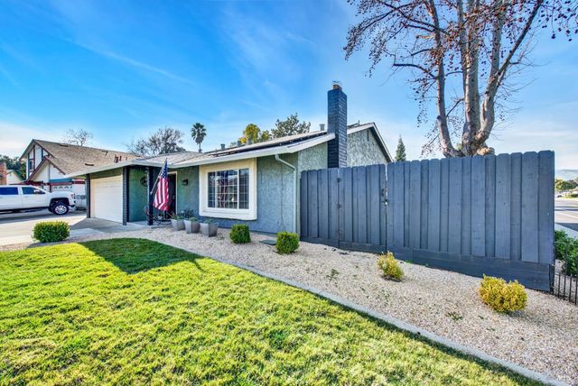 655 Marshall Ct, Vacaville, CA 95687