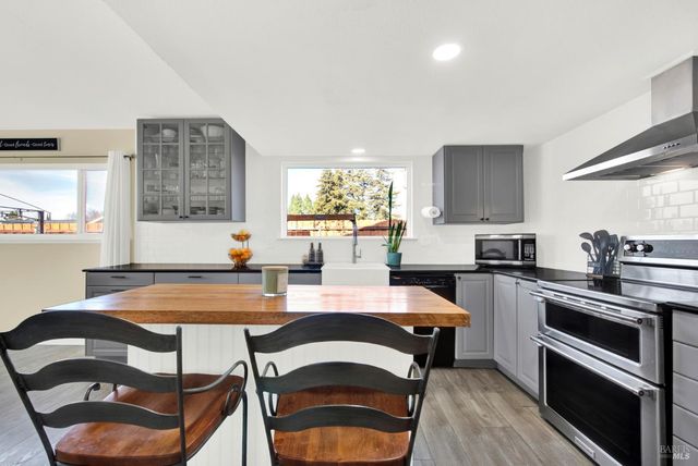 655 Marshall Ct, Vacaville, CA 95687