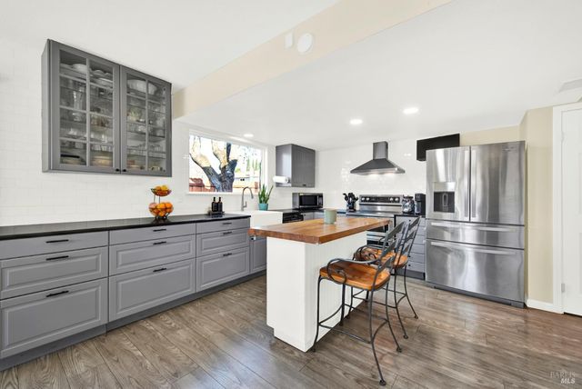 655 Marshall Ct, Vacaville, CA 95687