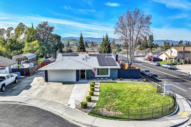 655 Marshall Ct, Vacaville, CA 95687