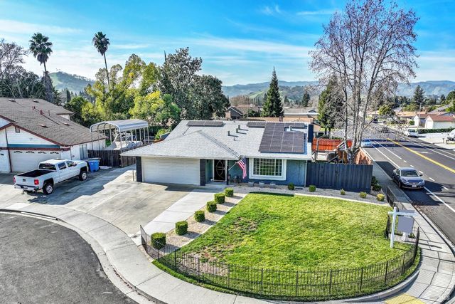 655 Marshall Ct, Vacaville, CA 95687