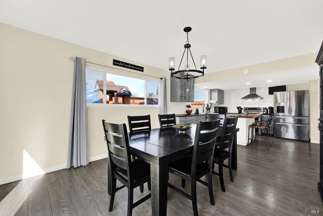 655 Marshall Ct, Vacaville, CA 95687