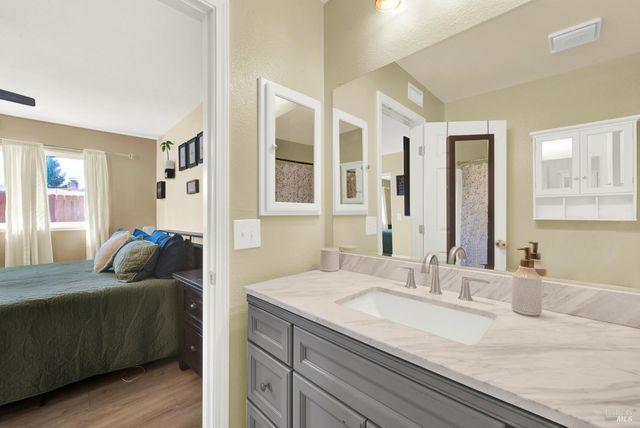 655 Marshall Ct, Vacaville, CA 95687