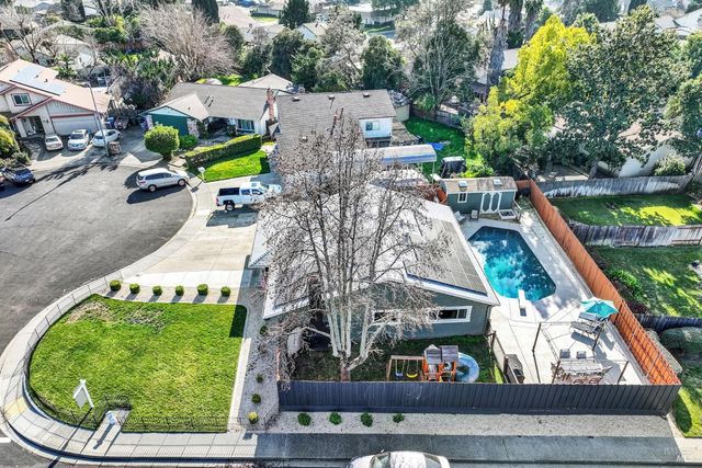 655 Marshall Ct, Vacaville, CA 95687