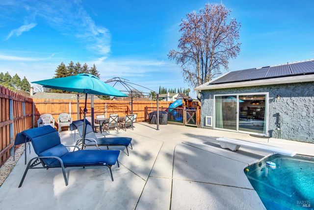 655 Marshall Ct, Vacaville, CA 95687