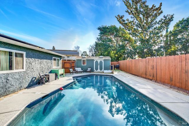 655 Marshall Ct, Vacaville, CA 95687