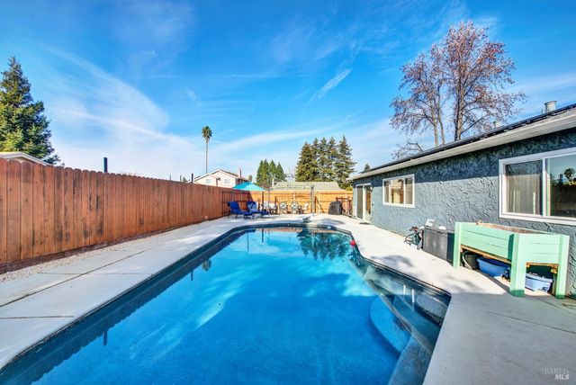 655 Marshall Ct, Vacaville, CA 95687