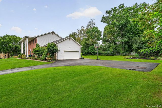 13 Bianca Boulevard, Chester, NY 10918