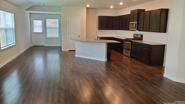 156 HARLEY HAY, Cibolo, TX 78108