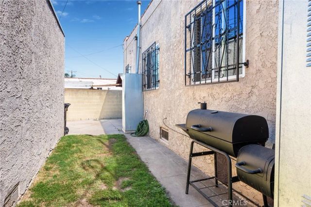 1657 W 67th Street 2, Los Angeles, CA 90047