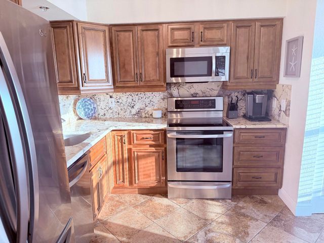 4550 NW 18th Avenue 503, Deerfield Beach, FL 33064