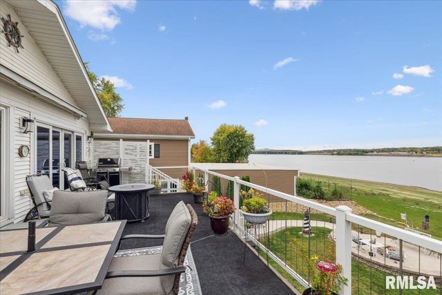 114 4TH Street, Fulton, IL 61252