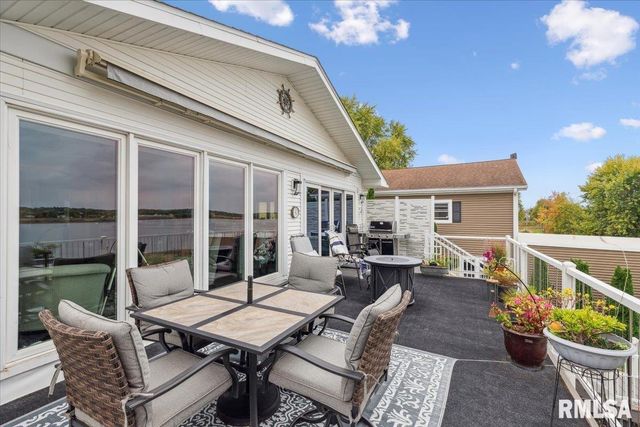 114 4TH Street, Fulton, IL 61252