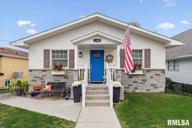 114 4TH Street, Fulton, IL 61252