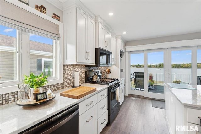 114 4TH Street, Fulton, IL 61252