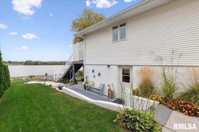 114 4TH Street, Fulton, IL 61252