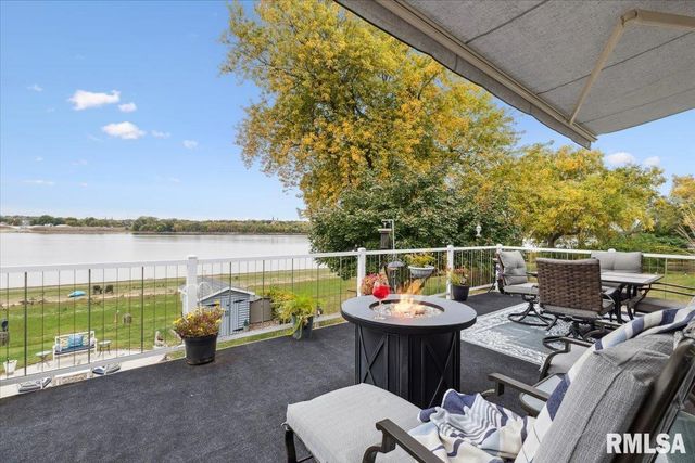 114 4TH Street, Fulton, IL 61252