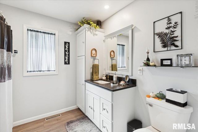 114 4TH Street, Fulton, IL 61252