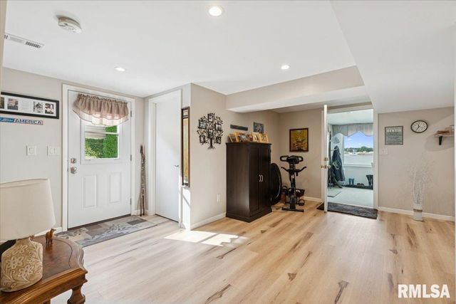 114 4TH Street, Fulton, IL 61252