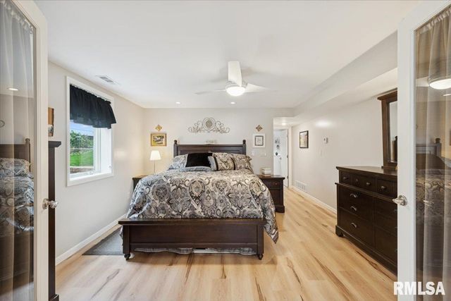 114 4TH Street, Fulton, IL 61252