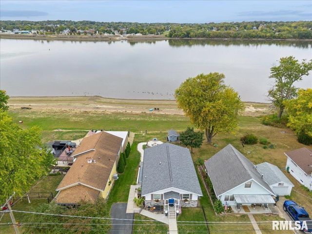 114 4TH Street, Fulton, IL 61252