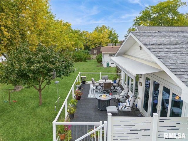 114 4TH Street, Fulton, IL 61252