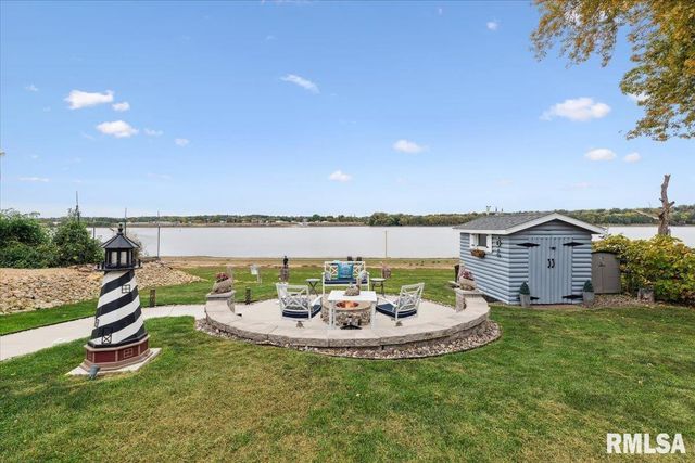 114 4TH Street, Fulton, IL 61252