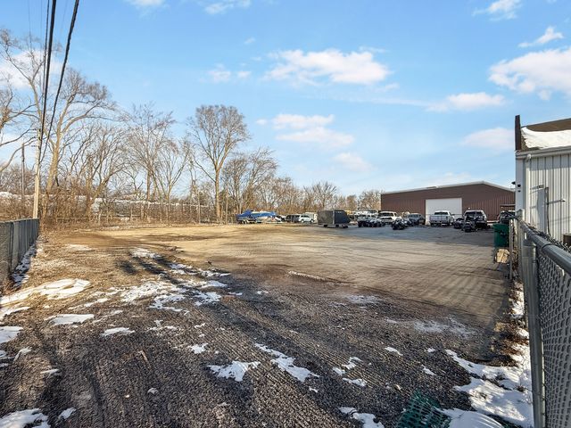 909 Front Street, Mchenry, IL 60050